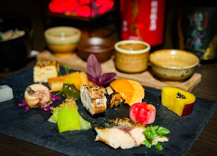 季節のおつまみプレート付き